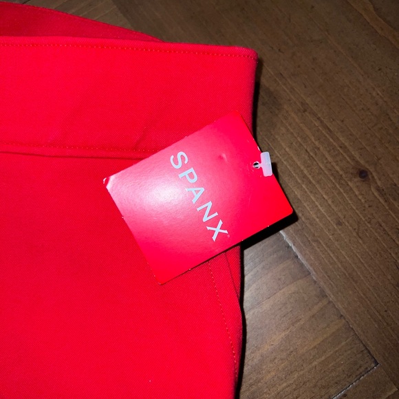 SPANX NWT On-the-Go Ankle Slim Straight Pant Red Size M - Picture 3 of 7